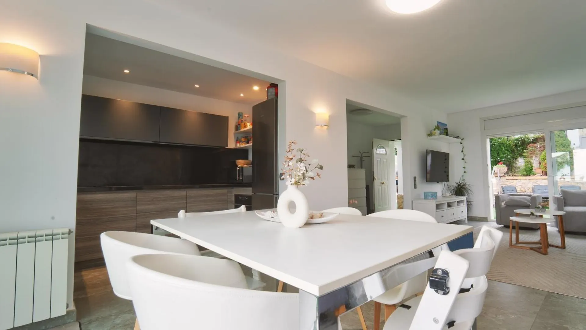 Seahomes Vacations - Villa Serenity Cala Canyelles Lloret de Mar 0*,  Spagna